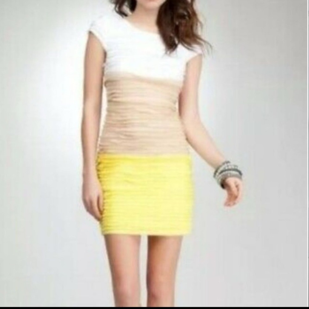 NEW BEBE Peyton Colorblock Mini Bodycon Tier Cocktail Dress White Tan Yellow XS